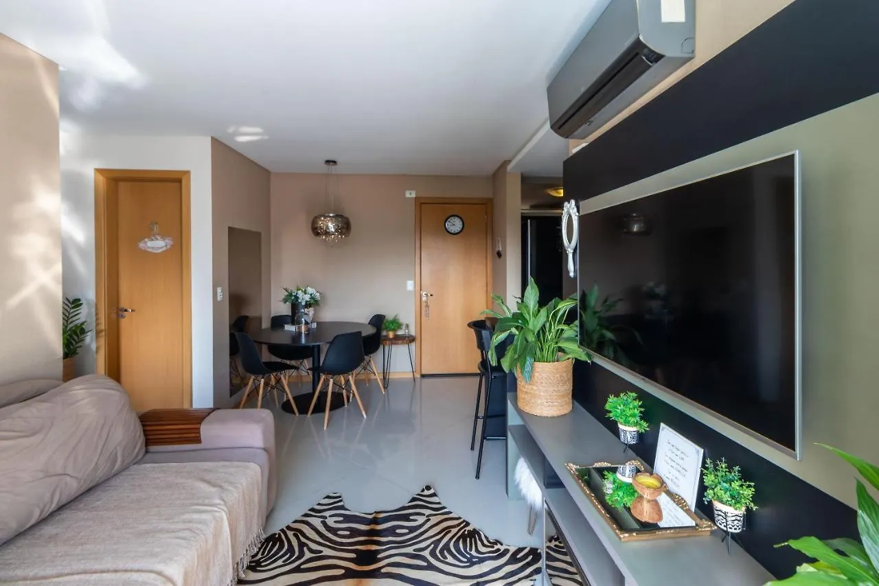 Vila Germânica Retreat: Cozy 2BR with Pool, Gym & BBQ Balcony Blumenau