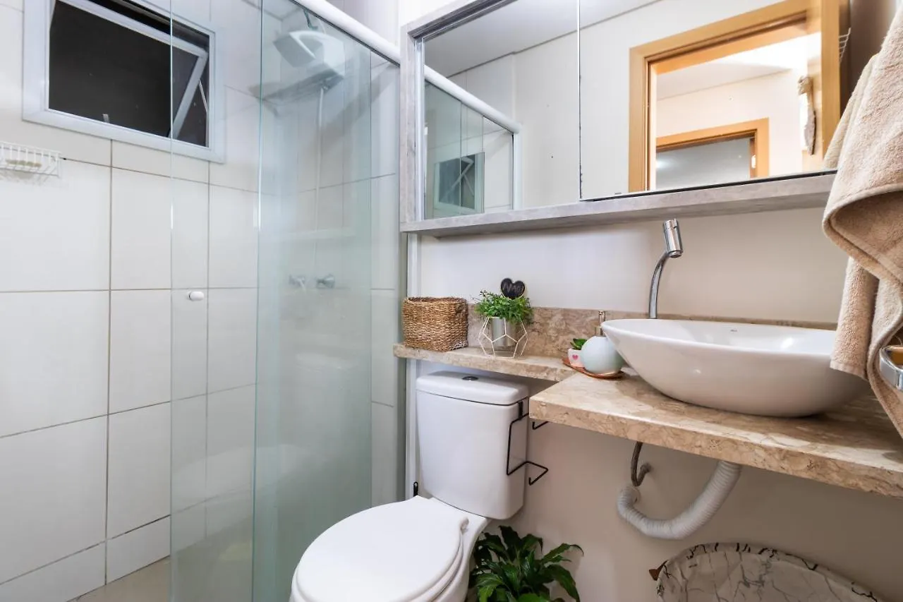 Vila Germânica Retreat: Cozy 2BR with Pool, Gym & BBQ Balcony Blumenau