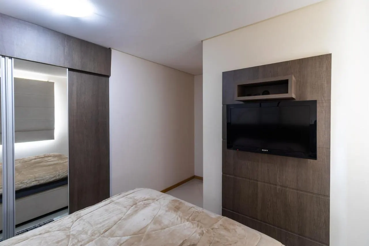 Apto A 10 Min Da Vila Germanica, Dois Quartos, Salas De Estar E Jantar, Cozinha Completa, Sacada Com Churrasqueira, Wi-Fi, Piscina, Academia, Mercadinho 24 Horas E Vaga De Garagem Blumenau 0*,