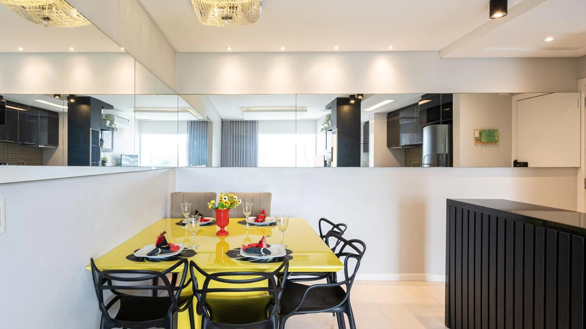 Vila Germânica Retreat: Cozy 2BR with Pool, Gym & BBQ Balcony Blumenau Apartment