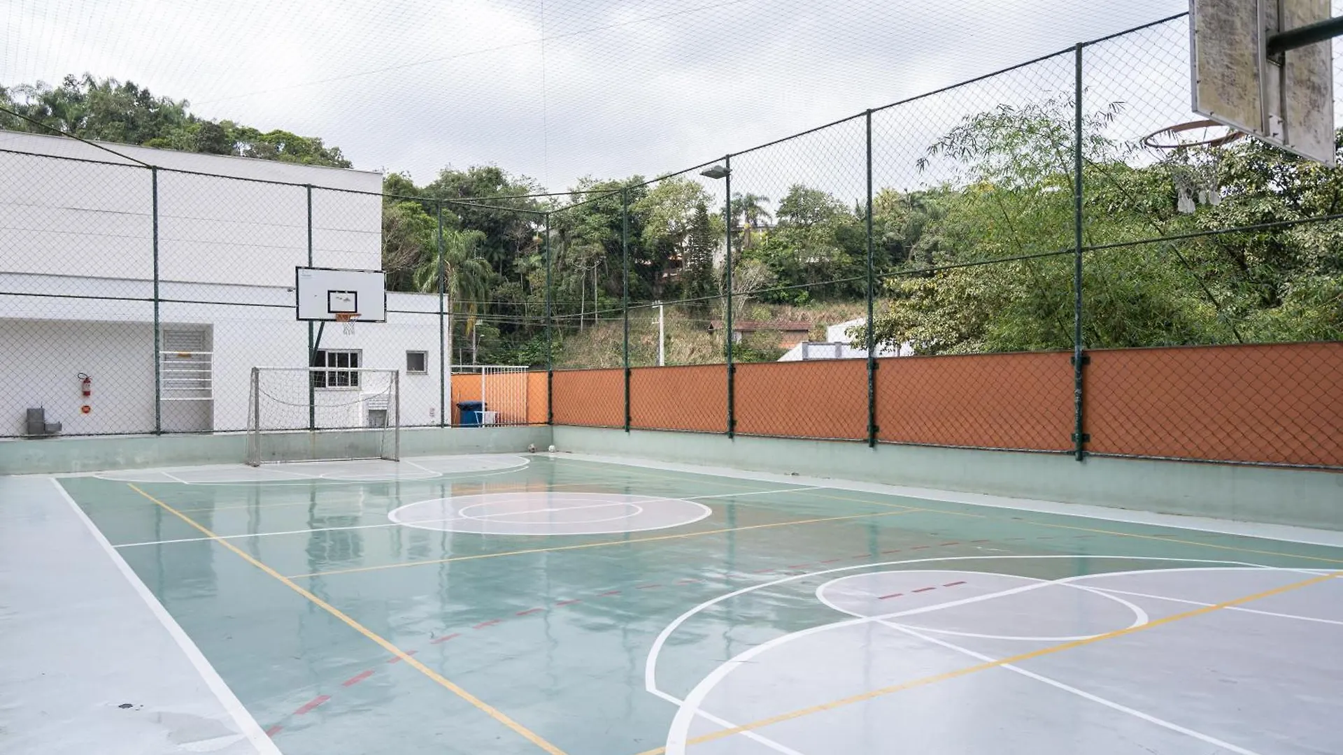 Apartment Vila Germânica Retreat: Cozy 2BR with Pool, Gym & BBQ Balcony Blumenau