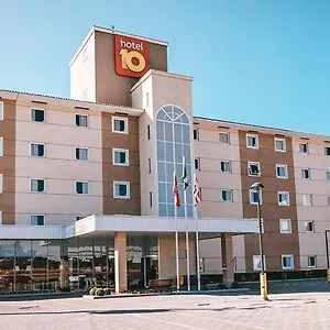10 Hotel